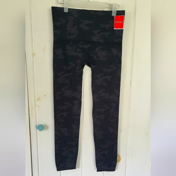 Spanx Camo Look At Me Know Compression Leggings - Picture 1 of 9